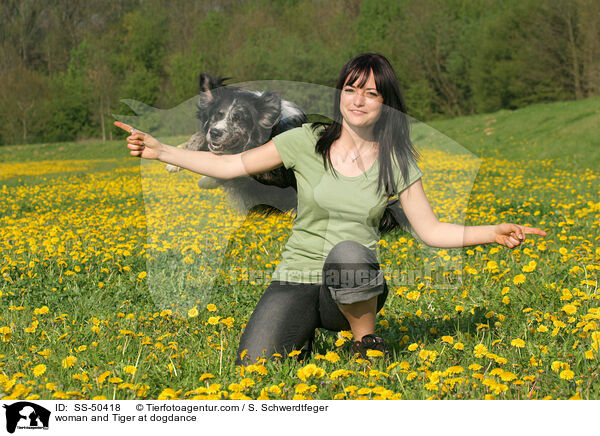 woman and Tiger at dogdance / SS-50418