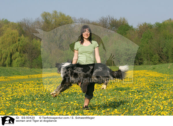 woman and Tiger at dogdance / SS-50420