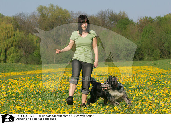 woman and Tiger at dogdance / SS-50421