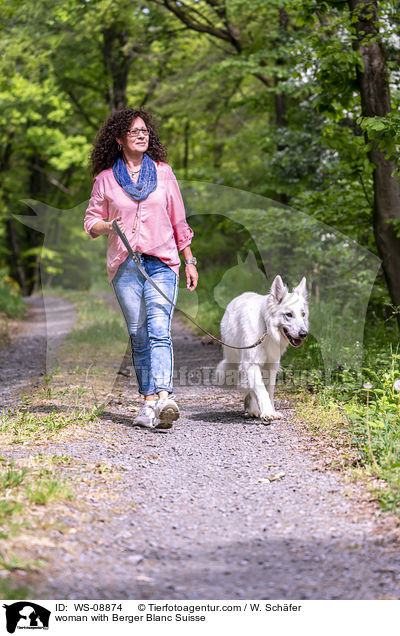 Frau mit Weiem Schferhund / woman with Berger Blanc Suisse / WS-08874