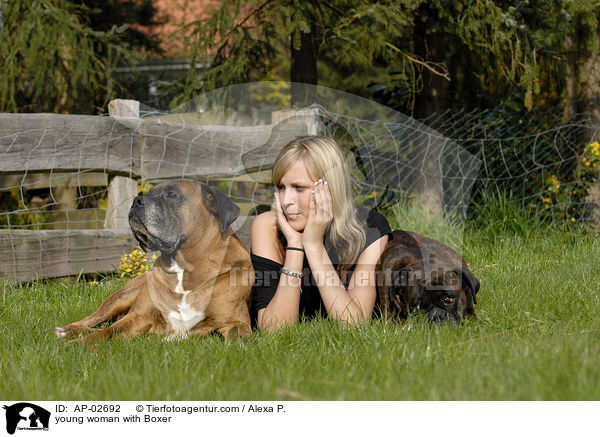 junge Frau mit Boxer / young woman with Boxer / AP-02692