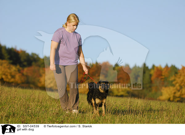 girl with dog / SST-04539
