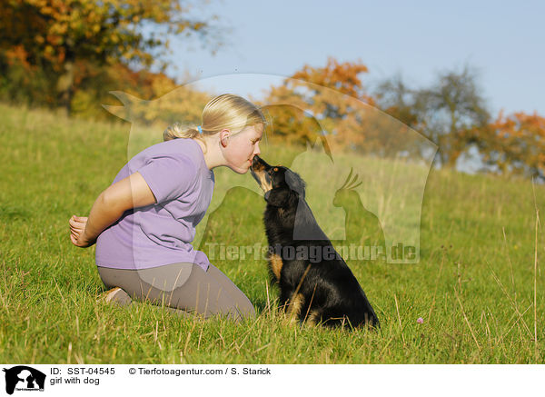 Mdchen mit Hund / girl with dog / SST-04545
