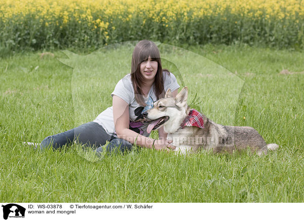 Frau und und Husky-Mix / woman and mongrel / WS-03878
