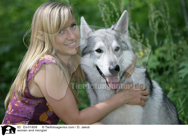 Frau und Schferhund-Mischling / woman and mongrel / DJ-01808