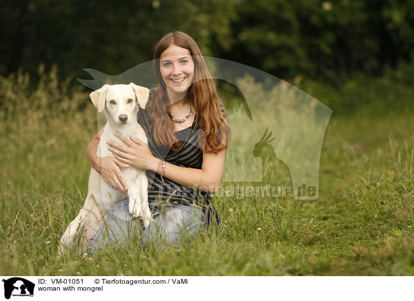 Frau mit Mischling / woman with mongrel / VM-01051