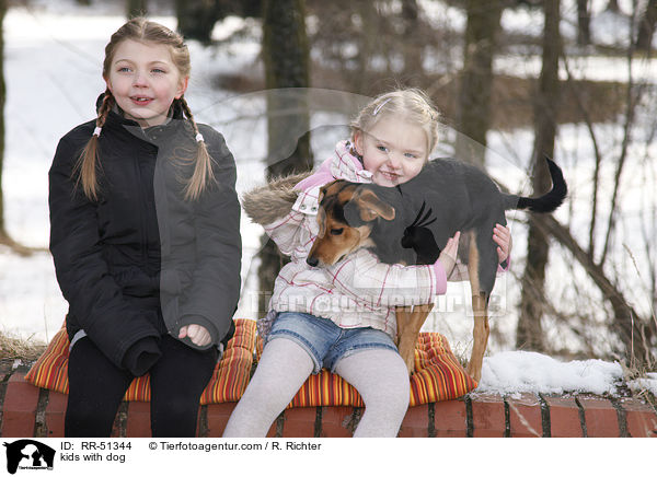 Kinder mit Hund / kids with dog / RR-51344