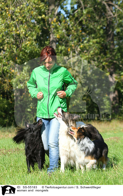 Frau und 3 Mischlinge / woman and  mongrels / SS-55183