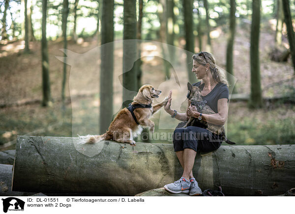 Frau mit 2 Hunde / woman with 2 Dogs / DL-01551