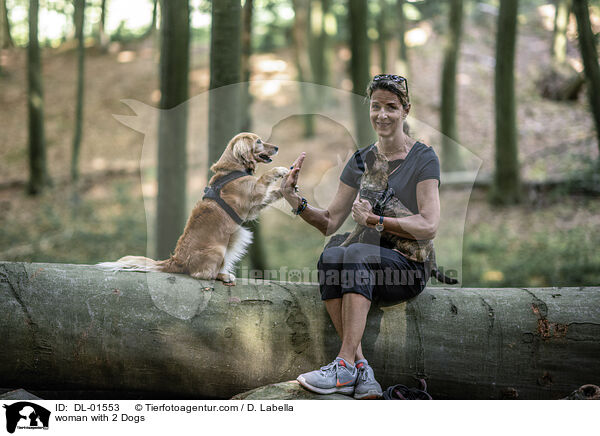 Frau mit 2 Hunde / woman with 2 Dogs / DL-01553