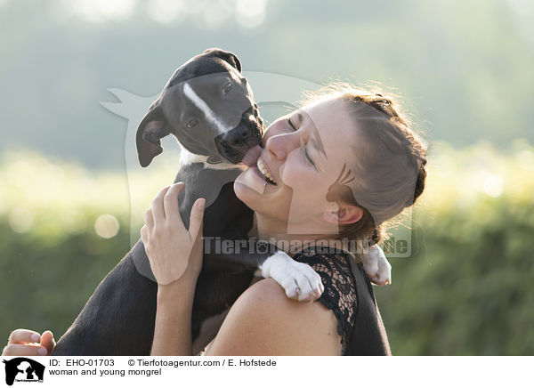 Frau und junger Mischling / woman and young mongrel / EHO-01703