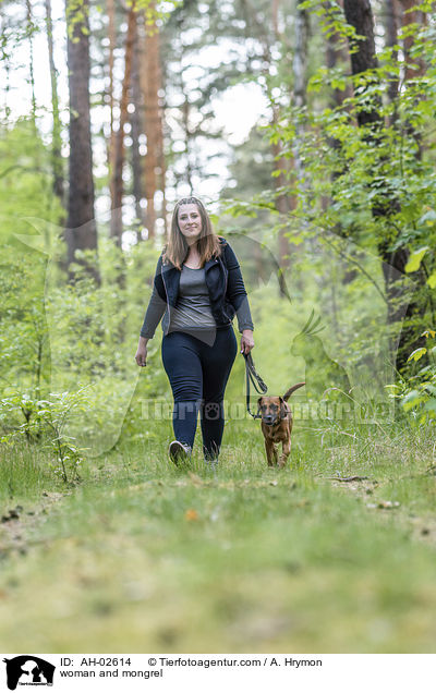 Frau und Mischling / woman and mongrel / AH-02614