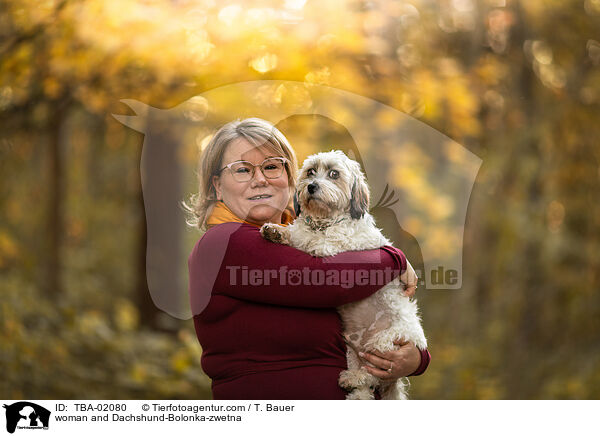 Frau und Dackel-Bolonka-zwetna / woman and Dachshund-Bolonka-zwetna / TBA-02080