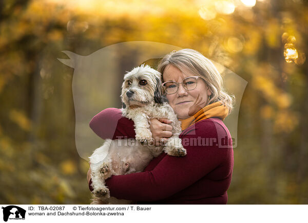 Frau und Dackel-Bolonka-zwetna / woman and Dachshund-Bolonka-zwetna / TBA-02087
