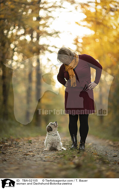 Frau und Dackel-Bolonka-zwetna / woman and Dachshund-Bolonka-zwetna / TBA-02105