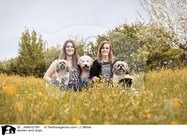 Frauen und Hunde / women and dogs / JAM-02780