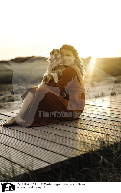 Frau und Mischling / woman and mongrel / LR-01402