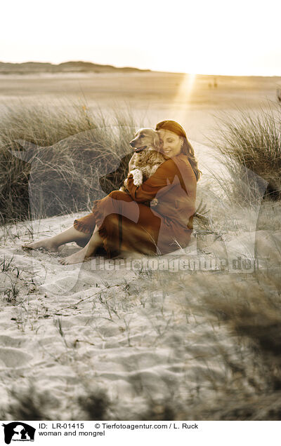 Frau und Mischling / woman and mongrel / LR-01415