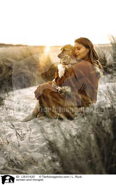 Frau und Mischling / woman and mongrel / LR-01420