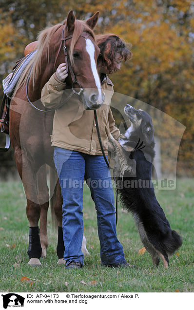 woman with horse and dog / AP-04173