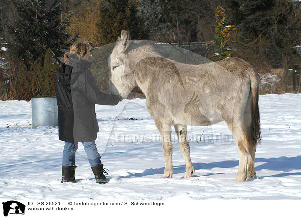 Frau mit Andalusischer Riesenesel / woman with donkey / SS-26521