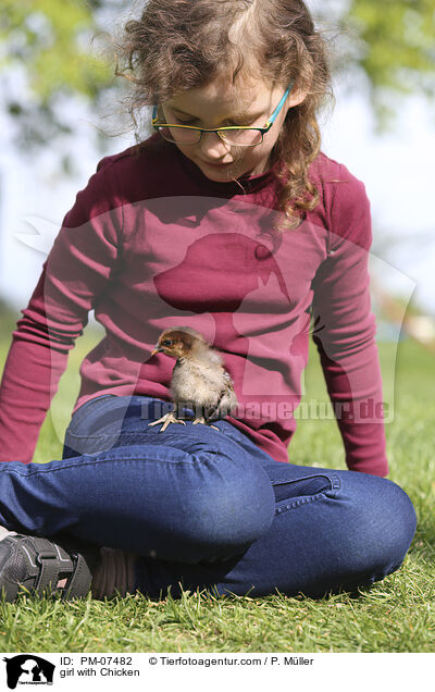 Mdchen mit Kken / girl with Chicken / PM-07482