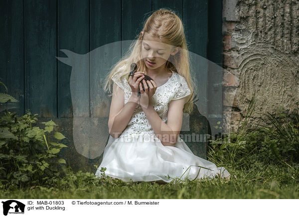 Mdchen mit Entenkken / girl with Duckling / MAB-01803