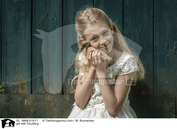 Mdchen mit Entenkken / girl with Duckling / MAB-01817