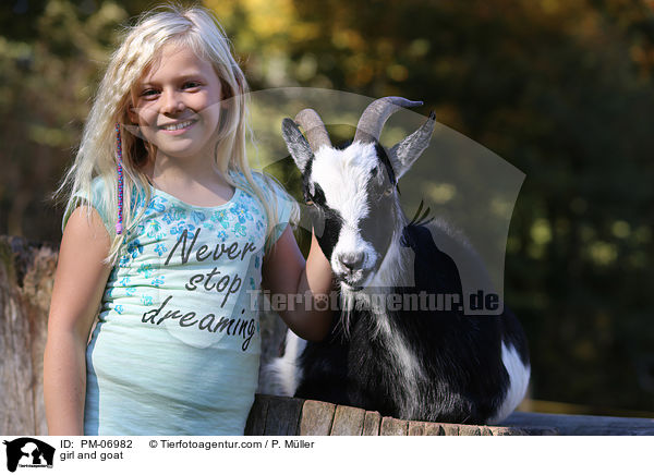 girl and goat / PM-06982