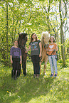 girls with ponies