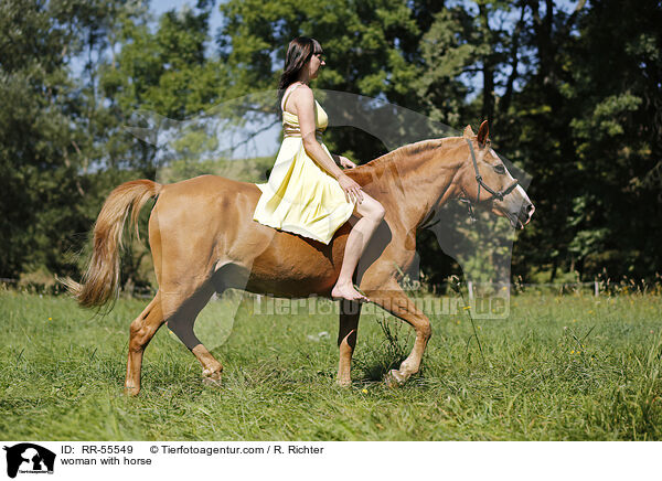 Frau mit Arabohaflinger / woman with horse / RR-55549