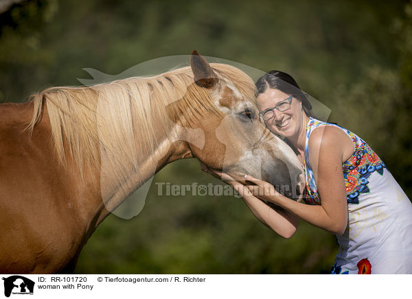 woman with Pony / RR-101720