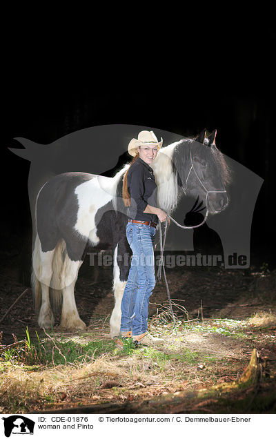 woman and Pinto / CDE-01876