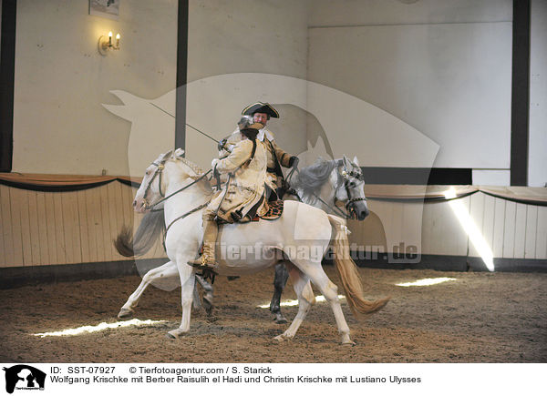 Wolfgang Krischke mit Berber Raisulih el Hadi und Christin Krischke mit Lustiano Ulysses / Wolfgang Krischke mit Berber Raisulih el Hadi und Christin Krischke mit Lustiano Ulysses / SST-07927