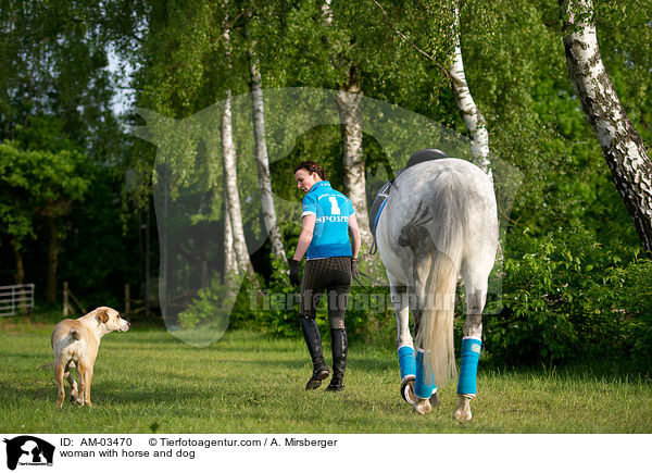 Frau mit Pferd und Hund / woman with horse and dog / AM-03470