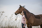Dutch Warmblood mit Frau