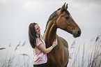 Dutch Warmblood mit Frau