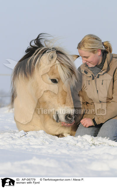 Frau mit Fjordpferd / woman with Fjord / AP-06779