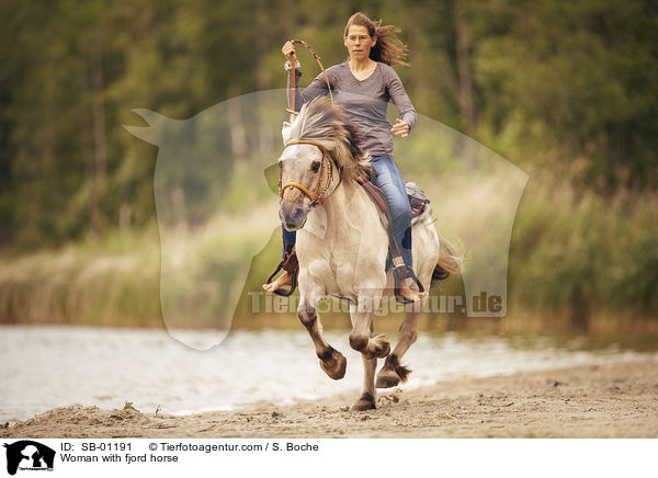 Woman with fjord horse / SB-01191