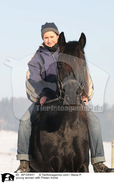 junge Frau mit Friesen / young woman with Frisian horse / AP-04441