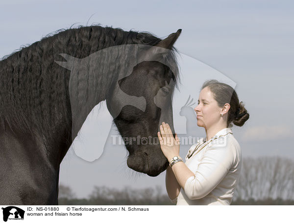 Frau und Friese / woman and frisian horse / NS-01880