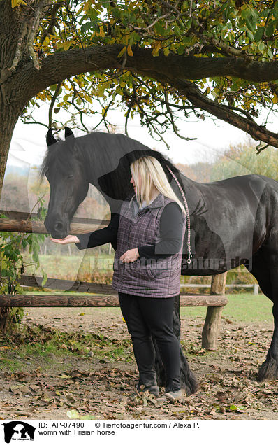 Frau mit Friese / womn with Frisian horse / AP-07490