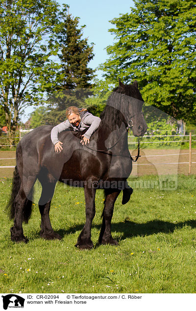 Frau mir Friese / woman with Friesian horse / CR-02094