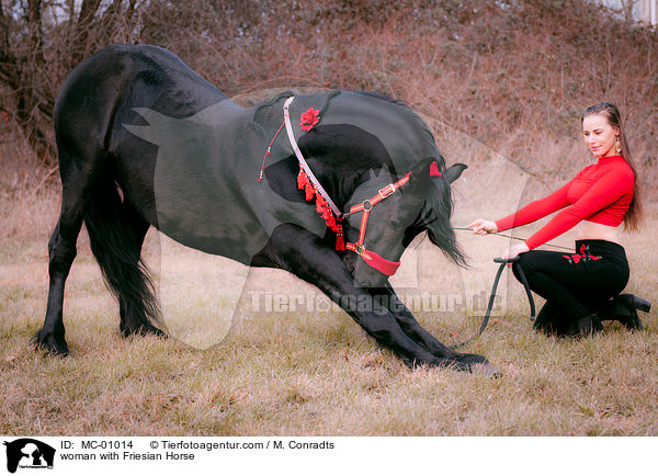 Frau mit Friese / woman with Friesian Horse / MC-01014