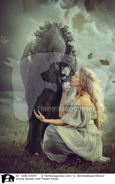 junfe Frau und Friese / young woman and Frisian horse / CDE-03097
