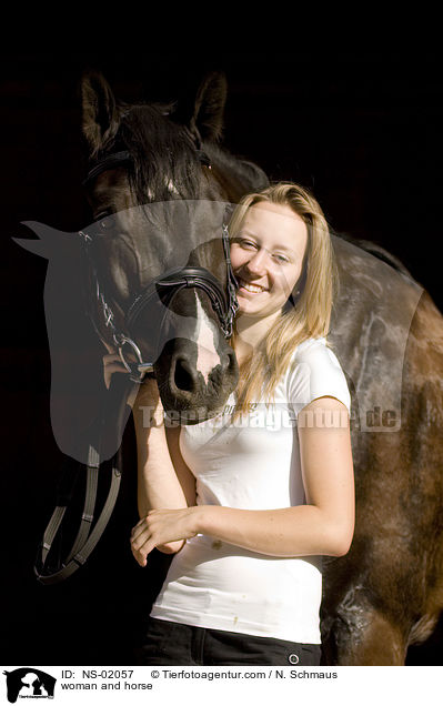 Frau und Deutsches Reitpferd / woman and horse / NS-02057