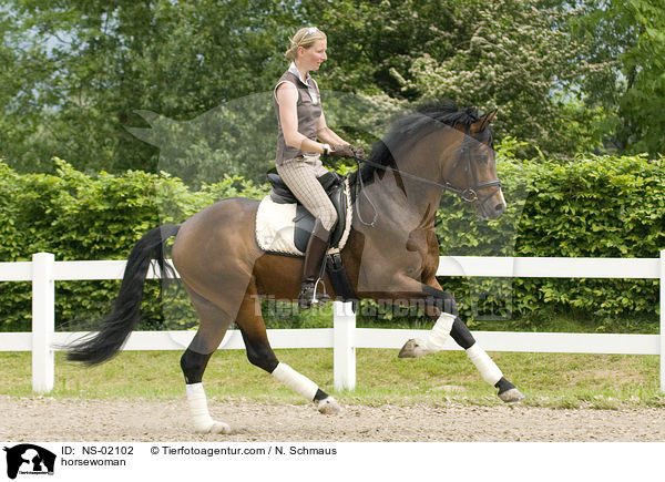 Reiterin / horsewoman / NS-02102