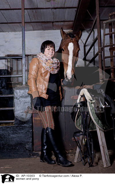 woman and pony / AP-10303