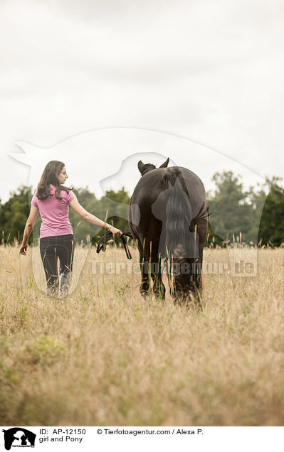 Mdchen und Deutsches Reitpony / girl and Pony / AP-12150