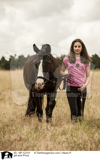Mdchen und Deutsches Reitpony / girl and Pony / AP-12151